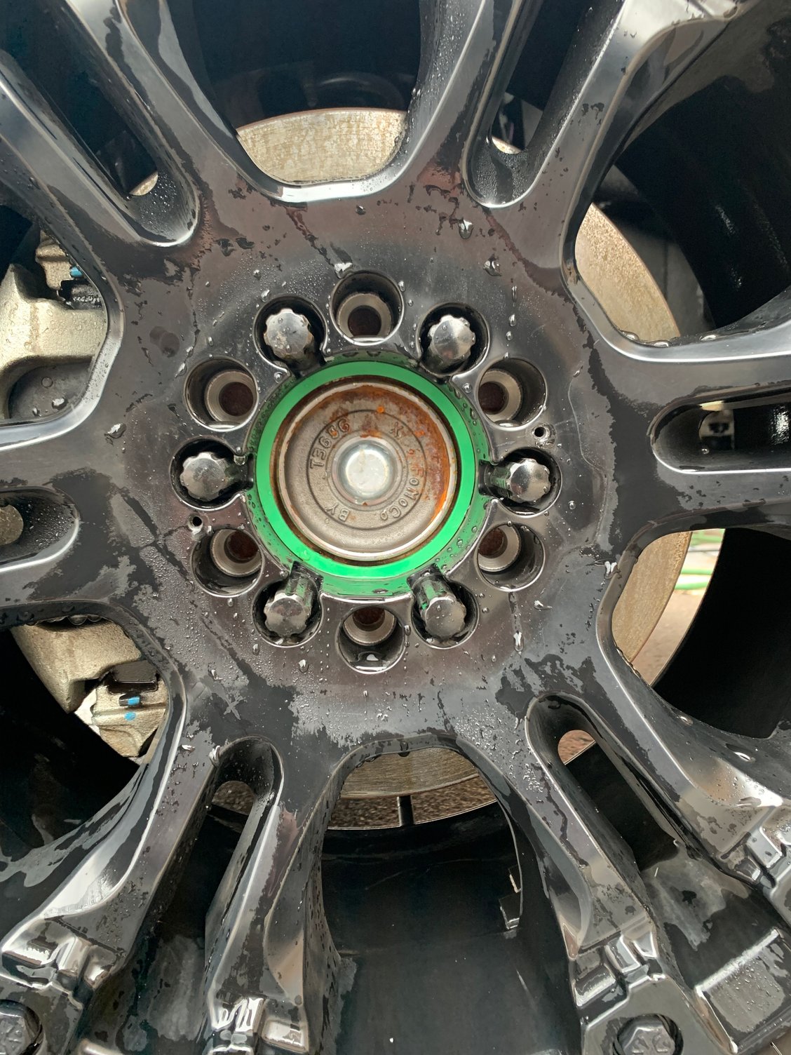 Any idea why I have 2 different colour hub centric rings? Ford F150