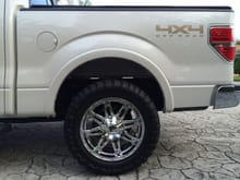 20&quot; Fuel Hostage
33&quot; Toyo Open Country MT