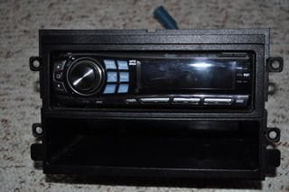 Alpine Head unit 9856 Fits in flush where my stock radio was in my 2004. No problems! Inlcudes IPOD cable!
$85 shipped