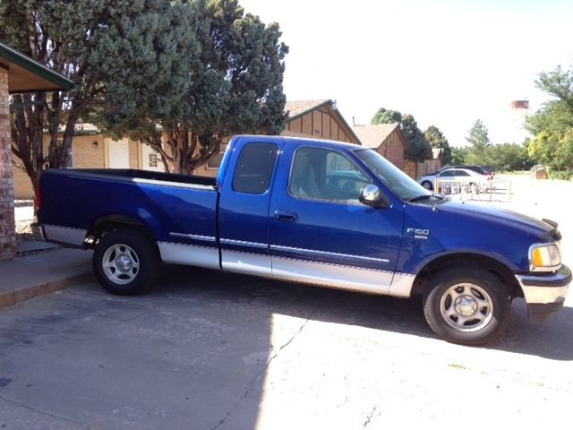 Blaze blue wheel example, half on a white base, half on a black base,  coated with metalizer , nextleveldips.com, plastidip