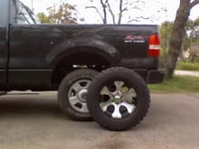 Stock tire compared to the new 33&quot;