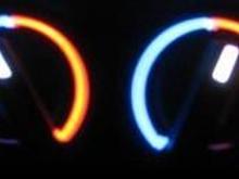 I put this one up to show that the center of the control goes from blue to white to red depending on what temp you have it set to, wouldn't hard to hook up at all. Red would ofcourse be at the hot setting...