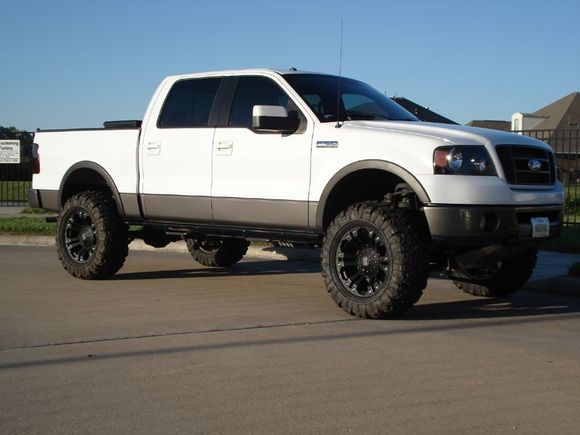 20"X 14.50" Pitbull Rockers on 20" x 10" KMC XD Monsters