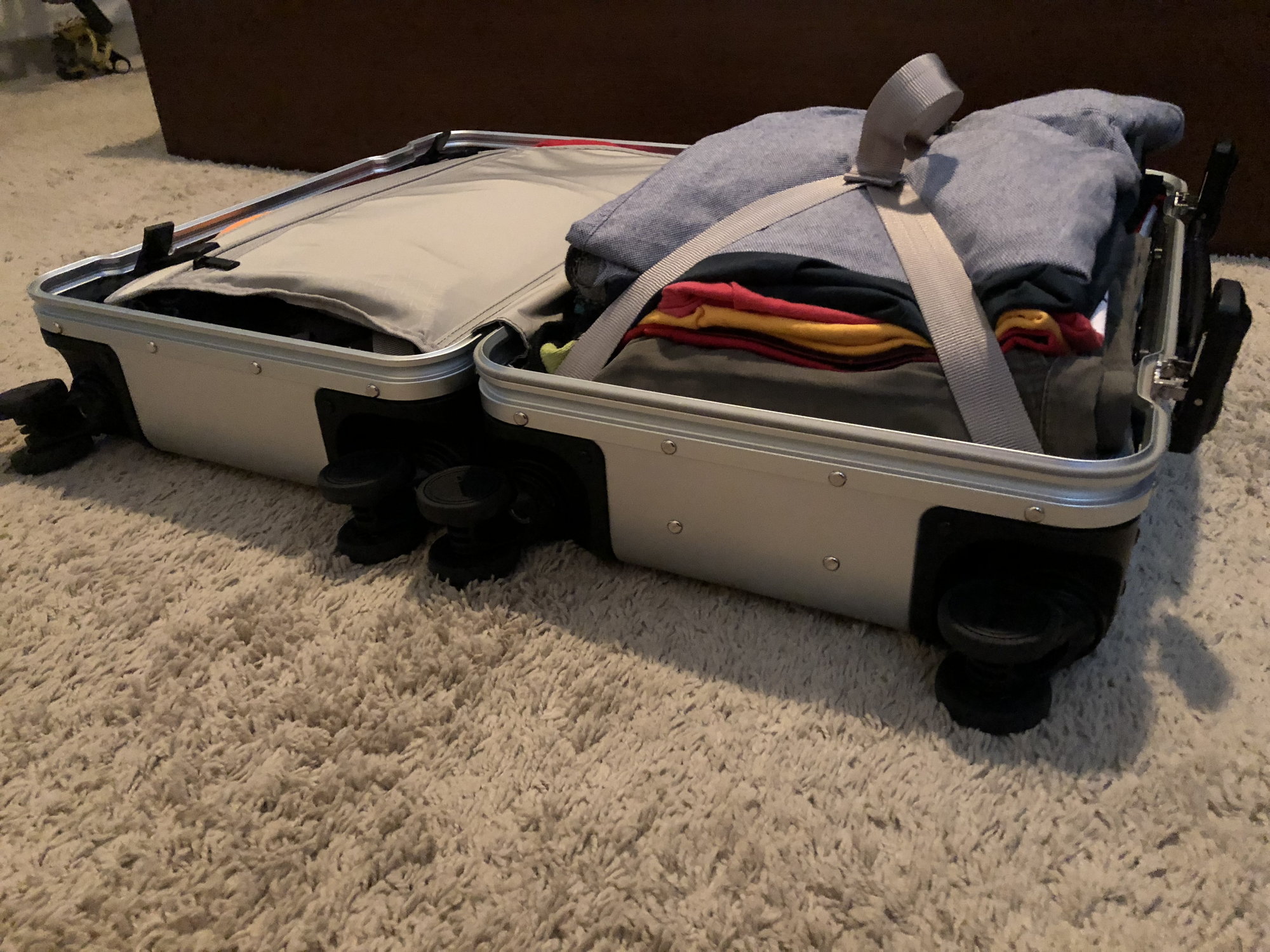 Horizon 55 Top Quality Boarding Rolling Luggage Suitcase Spinner