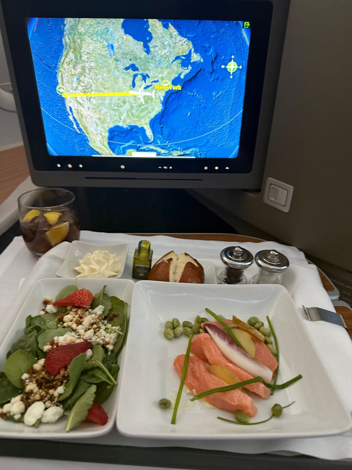 Guess I should have said something after the standard FF apps were served to me rather than the Waldorf and Shrimp Cocktail advertised on the pre-order menu, but I wasn't even hungry. The warm pretzel roll is always a standout for me. 