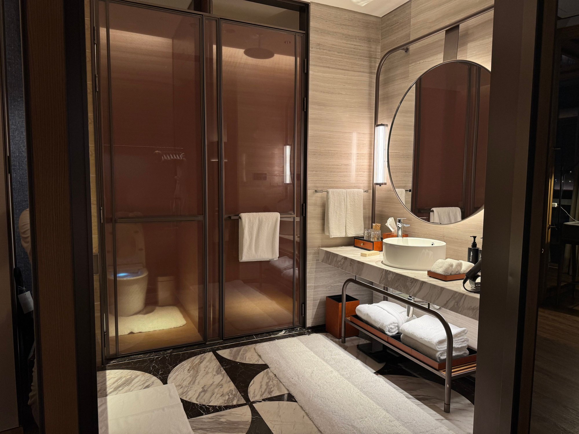 Bathroom (with a tub)