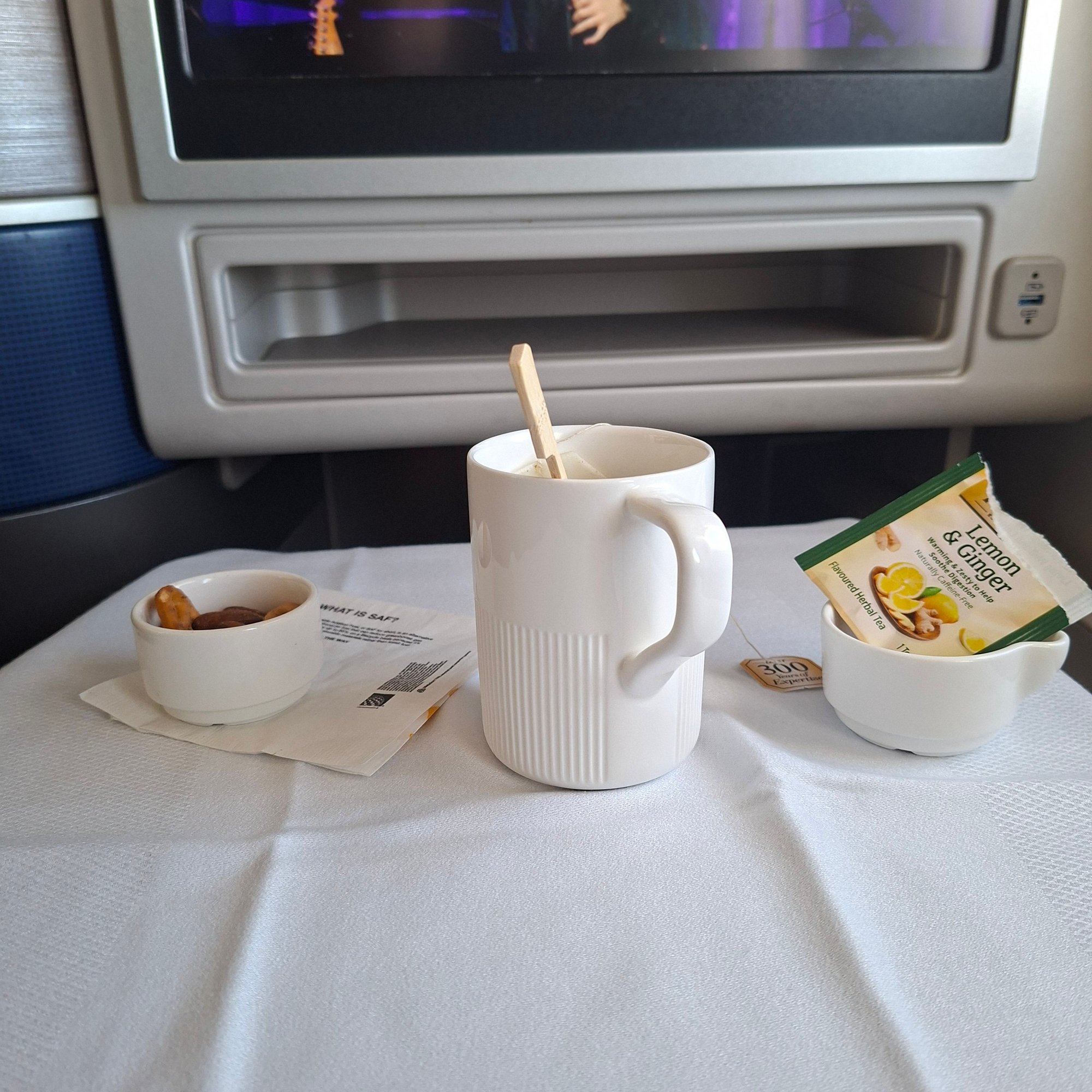 Tea with warm nuts