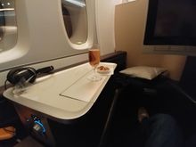 Rosé champagne and nuts