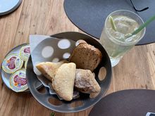 Bread basket   French butter lemongrass drink