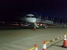 Our mighty steed for the flight, the venerable CRJ-700. As an eco friendly airport, Monterey believes that jet bridges use an unnecessary amount of energy to heat, light, and move.
