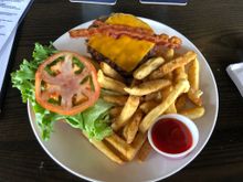 I went simple and ordered the "Famous" 604 bacon burger. 