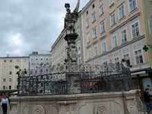 ... had a few statues ...