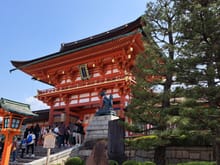 Fushimi-inari-tasiha temple on a Wednesday morning