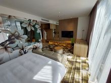 Standard Room - High Floor / Crowne Plaza Singapore Changi