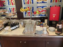 Club Lounge (during afternoon) / Crowne Plaza Athens