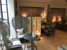 Many area to sit