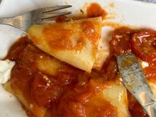 The pasta is rather large to be practical to eat in the confines of a short haul Airbus 😂 Rather a lot of tomato sauce too. Great big dollops of goats cheese. Death by cheese again on the tray, along with the cheese side … 