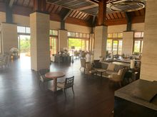 Main Lobby Lounge 