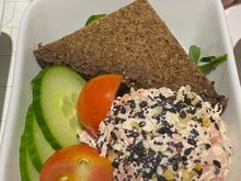 Smoked salmon salad - cherry tomato, english cucumber, pumpernickel
