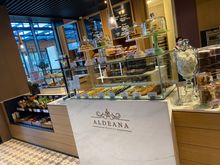 Nice little dessert cafe 