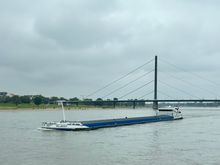 One of the many barges ploughing up and down the Rhine