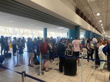 UA General Check-In Line