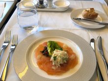 Smoked salmon carpaccio (main meal)