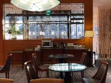 Bar and restaurant 