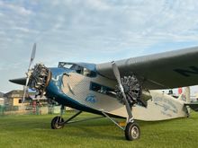 NC8407: Ford 4-AT-E Trimotor in the early morning light 