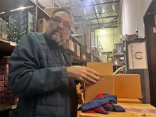 This is my new jobs at warehouse. I work for Paradies Lagardere. 