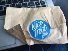 The usual chocolate chip cookie.  Flight attendant did not warm it up because he claimed it would "turn into mush."
