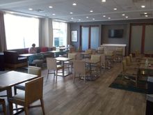 Hampton Inn breakfast area