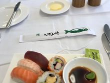 Sushi on the ZRH-NRT