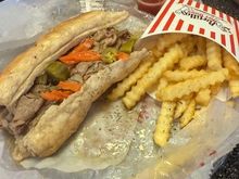 gaobest’s Chicago pics made me hungry for Chicago food yesterday, so I stopped at Portillo’s for a dipped Italian beef with giardiniera and fries. 