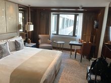 A view into the bedroom 