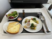 8/10---Excellent Garlic bread, better than Cathay Pacific