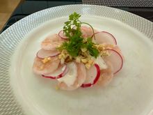 Prawn starter - Great presentation, but alas. 