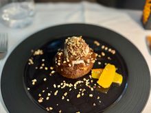 Warm praline cookie with hazelnut ice cream, hot chocolate fudge and caramelised orange segments - (6/10) same dish I had back in Jan, bit too heavy for me. They need to stop with the over-indulgent chocolate based sweet desserts and offer something a bit more light/fruity to switch things up.