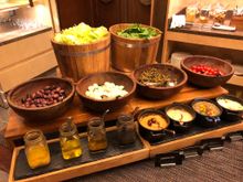 Lounge spread (hors d'oeuvres)