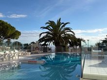 Outdoor pool, open everyday from 8am to 6pm except Thursday morning.