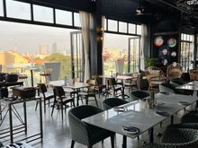 The breakfast room and restaurant (Hemisphere)