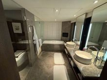 834 bathroom. Tub is notably quite different from 734's in next photo. 