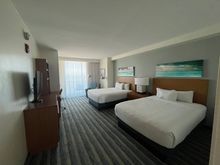 1BR Suite: QQ bedroom 