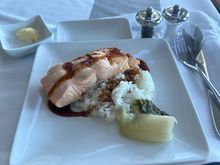 Pre-ordered the salmon. Not bad and I’d order again. 