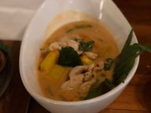 Thai food in Phensiri, great thai place nearby