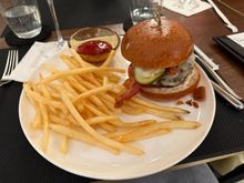 D1 Burger