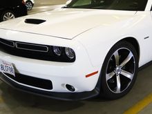 An interesting debadged Challenger R/T if I am not wrong. Challenger logo and R/T logo gone but it has Hemi on both sides. LOL