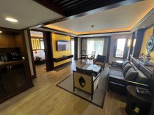 Ocean-view Suite Upgrade sitting room