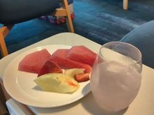 Too anxious really to eat anything, despite reassurances from the lounge angels, but Mrs Enthused told me to eat my fruits and keep hydrated. At least the fruits in the QF J Lounge in BNE are fresh and I was able to pick what I liked. 
