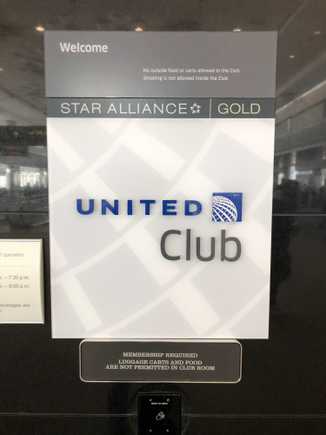 I then decided to head to the West United Club to use the restroom.   